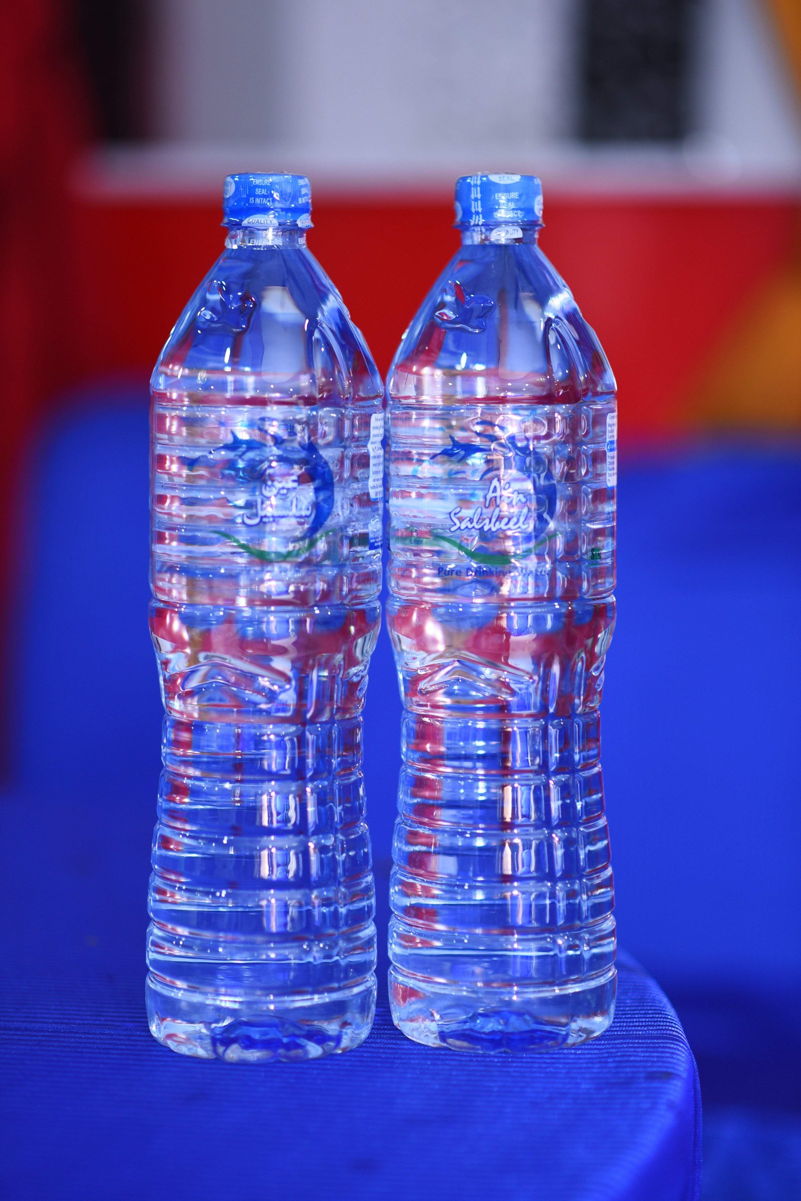 1.5 L water bottles
